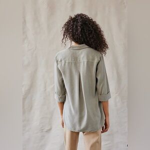 Bella Dahl | sage green tencel button down | size large